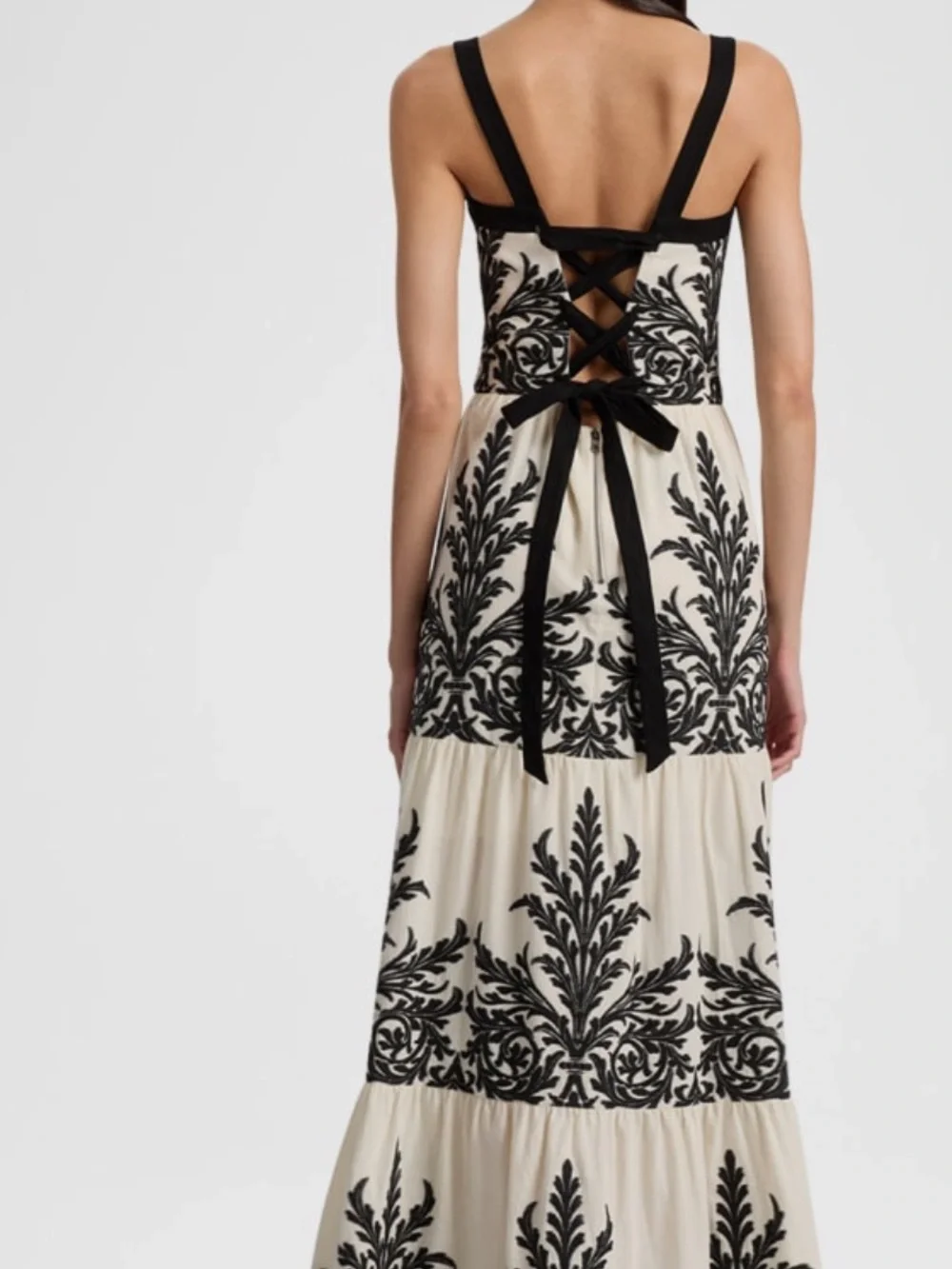 Alice + Olivia Saige Dress White Maxi  with Black Embroidered Motif - Picture 4 of 4